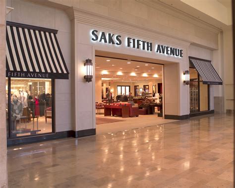 saks 5th street